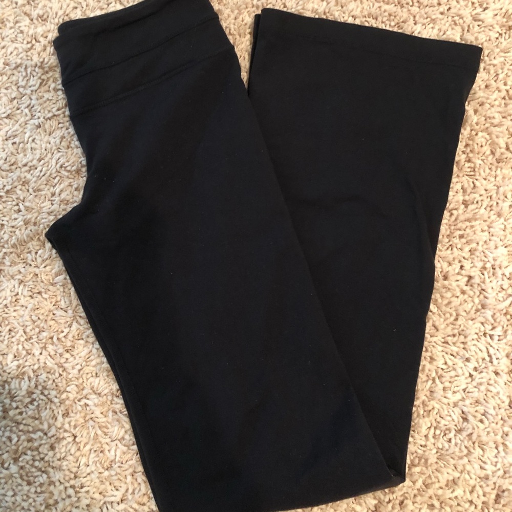 Black Lululemon legging with flared bottom